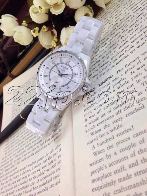 シャネル時計背面デザイン